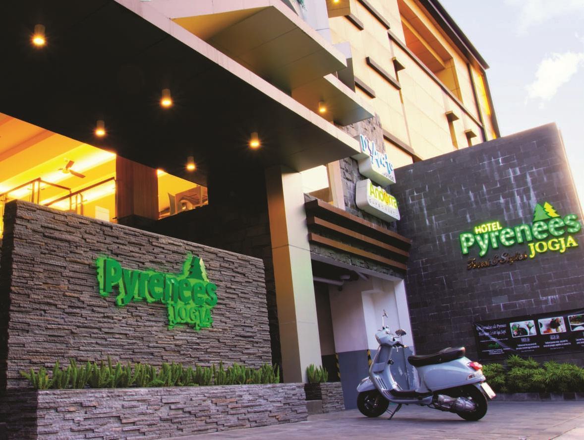 Pyrenees Malioboro Hotel Yogyakarta Exterior photo